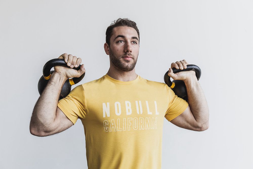 NOBULL Men's (California) Tee - Vintage Yellow - Ireland (9617MQUSJ)